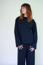 Lade das Bild in den Galerie-Viewer, Longsleeve schwarz