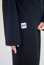 Lade das Bild in den Galerie-Viewer, Longsleeve schwarz