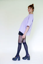 Lade das Bild in den Galerie-Viewer, Shirt Flieder