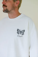 Lade das Bild in den Galerie-Viewer, Shirt Schmetterling