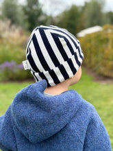 Lade das Bild in den Galerie-Viewer, Beanie "gestreift"