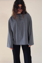 Lade das Bild in den Galerie-Viewer, Longsleeve
