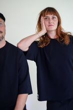 Lade das Bild in den Galerie-Viewer, Shirt Schwarz
