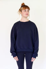 Lade das Bild in den Galerie-Viewer, Sweatshirt schwarz
