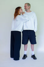 Lade das Bild in den Galerie-Viewer, Sweatshirt „Raupe“
