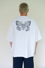 Lade das Bild in den Galerie-Viewer, Shirt Schmetterling
