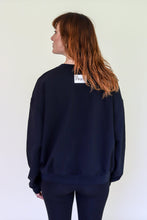 Lade das Bild in den Galerie-Viewer, Sweatshirt schwarz
