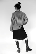 Lade das Bild in den Galerie-Viewer, Longsleeve gestreift
