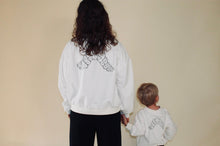 Lade das Bild in den Galerie-Viewer, Sweatshirt "Raupe"

