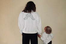 Lade das Bild in den Galerie-Viewer, Sweatshirt

